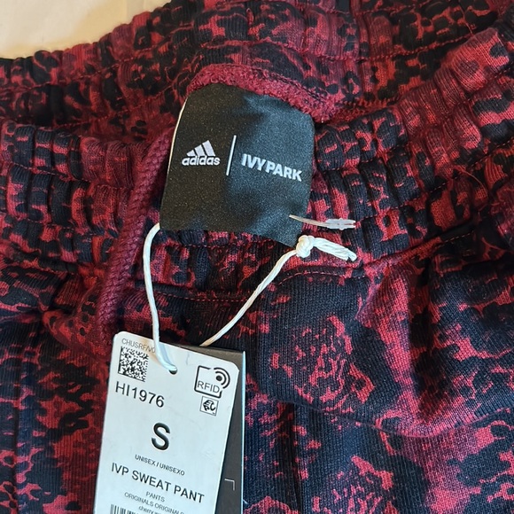 NWT ADIDAS x IVY PARK cherry snakeskin jogger sweat pants size S/M - Picture 7 of 14